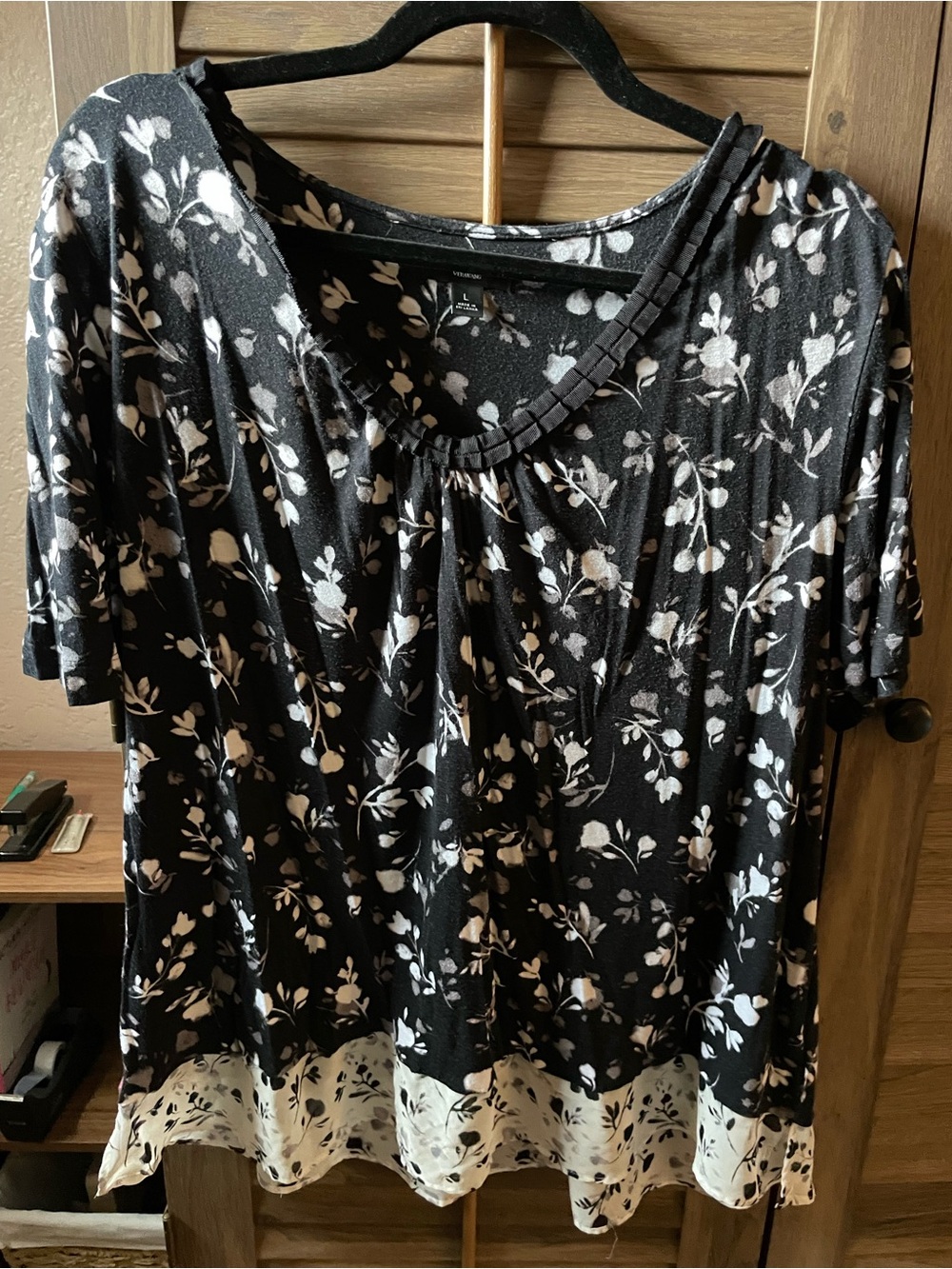 Vera Wang Women's Black Floral Short-Sleeve Top